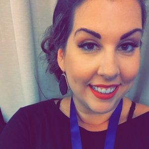 Meet your Posher, Jenelle